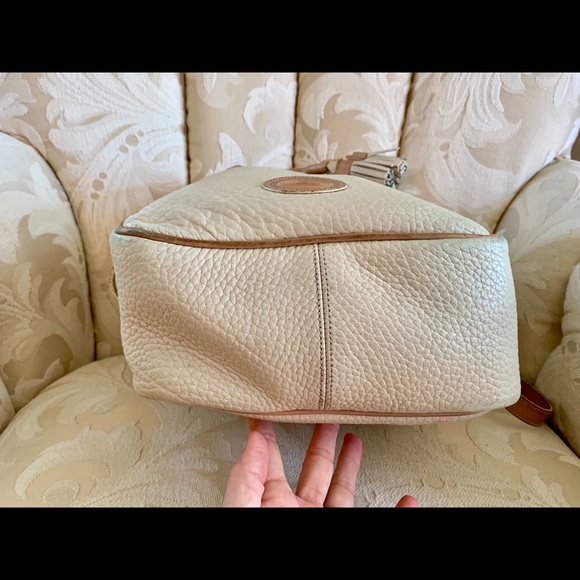 Dooney and Bourne bucket bag - Picture 2 of 7